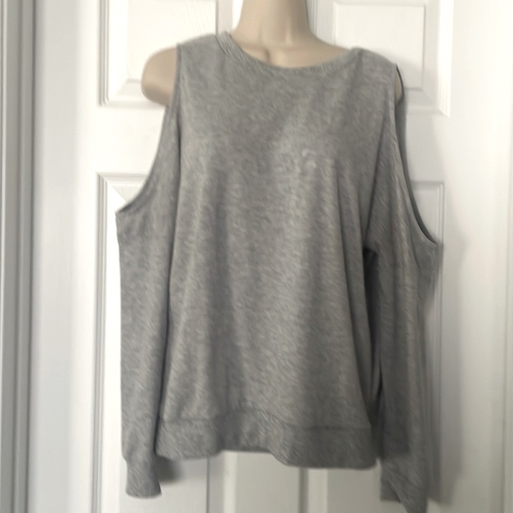Divided H&M Cold Shoulder Top